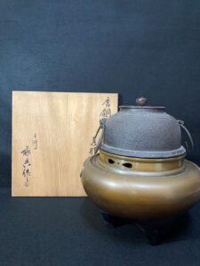 唐銅朝鮮風炉真形釜添